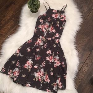 ✨🦄 Lace up Floral Dress XS